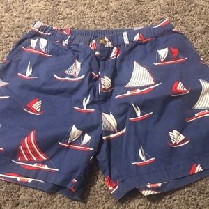 Men’s sailboat chubbies